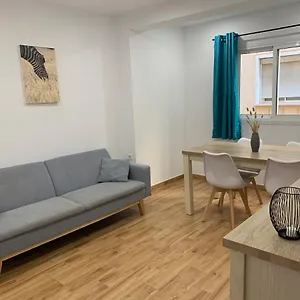 & Renovated 3-bedroom Flat , Málaga España